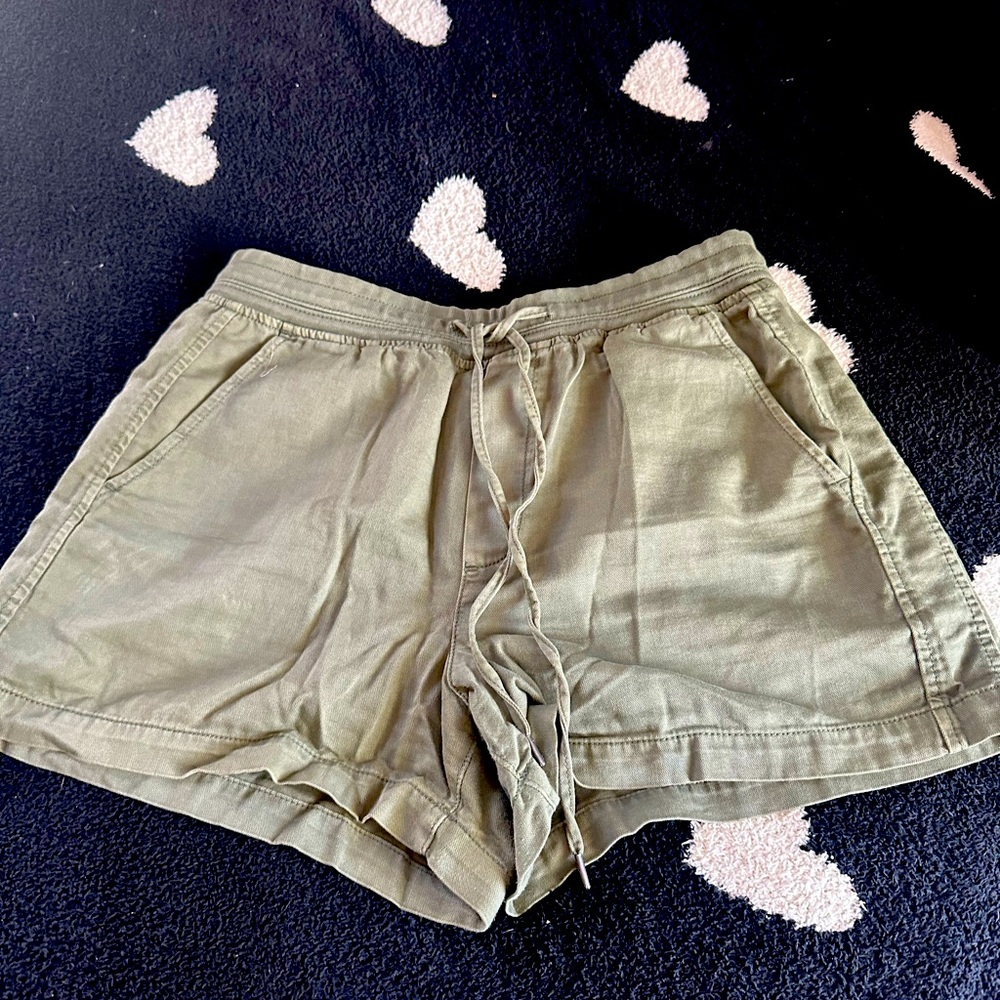 Gap shorts